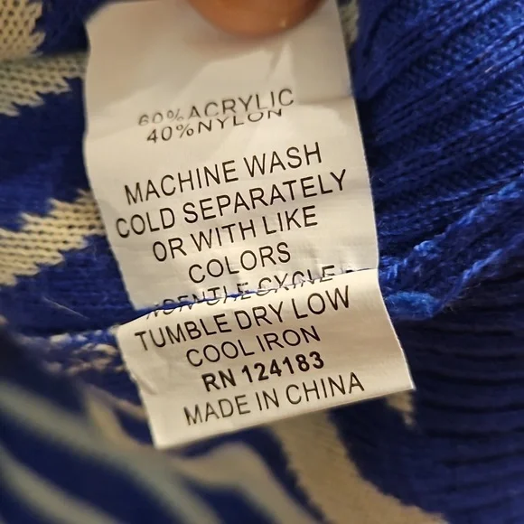 NWT John & Anna Striped Vneck Sweater - Picture 7 of 7